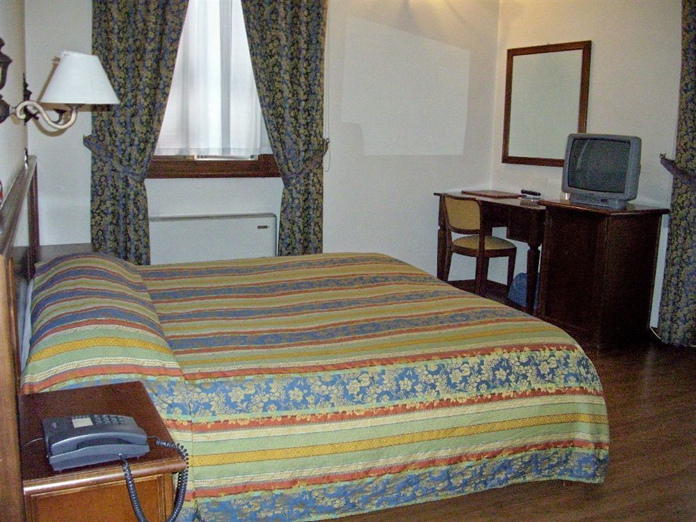 Hotel Sebino Sarnico Εξωτερικό φωτογραφία
